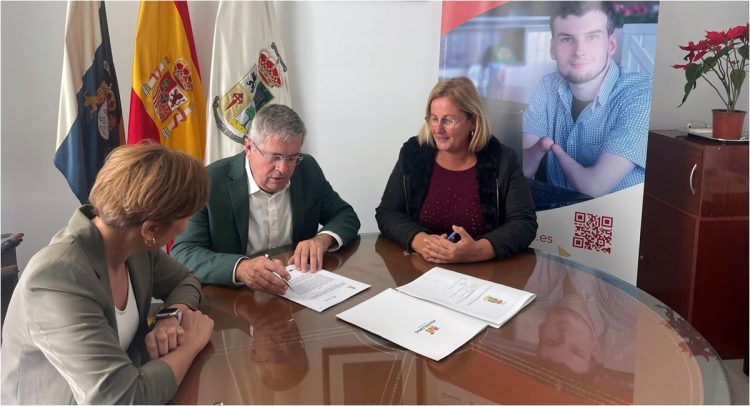 Inserta Empleo y el Ayuntamiento de San Bartolomé de Tirajana firman un convenio para fomentar el empleo de las personas con discapacidad