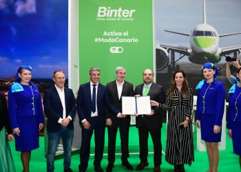 El Gobierno de Canarias y Binter firman en FITUR un acuerdo estratégico para reforzar la presencia del producto canario a bordo