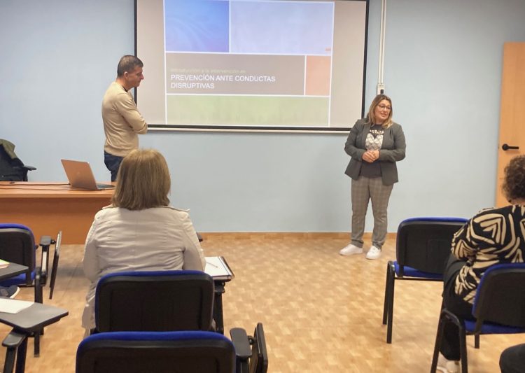 Acción formativa dirigida a personal del departamento de Policía Social y servicios sociales de Ingenio