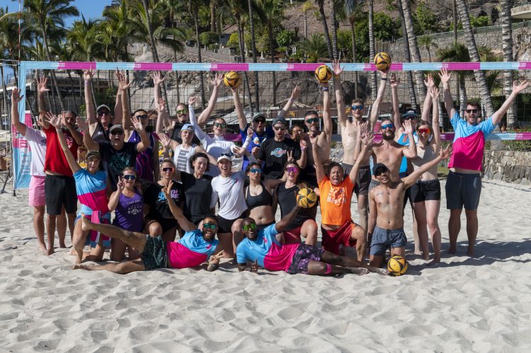 Mogán acoge un campus internacional de vóley playa de ocho semanas y 260 participantes