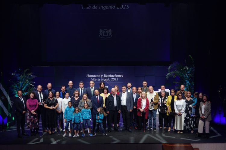 Ingenio entrega sus Honores y Distinciones en un emotivo acto institucional enmarcado en las fiestas patronales