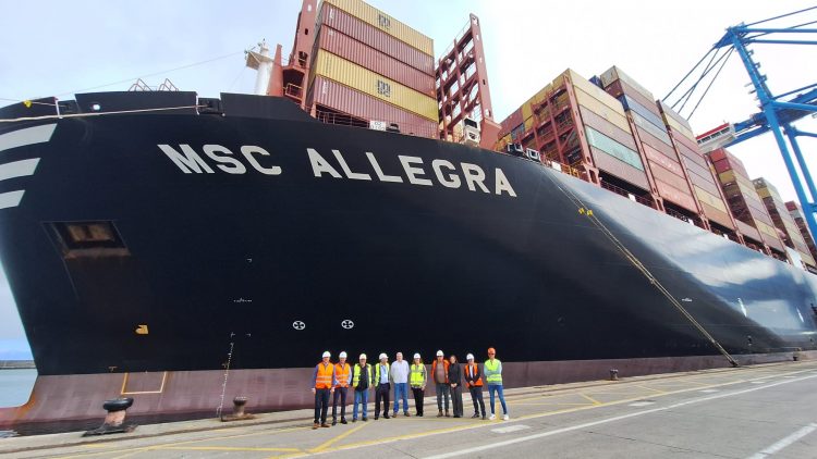 Calzada visita el MSC Allegra, uno de los mayores portacontenedores del mundo