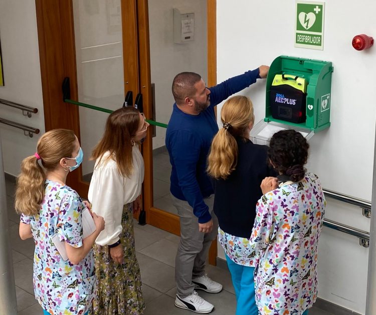 Nuevos desfibriladores en el Centro de Estancia Diurna y el Centro Ocupacional de la Villa de Ingenio