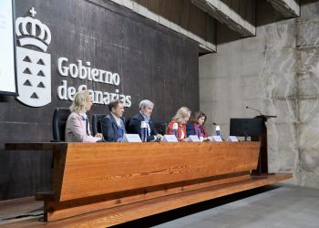 Clavijo destaca la importancia de la IA para la Sanidad pública en el primer foro en la materia en Canarias