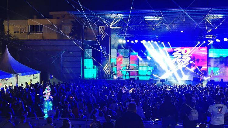 Maspalomas celebró la llegada de 2025 con una espectacular fiesta de Año Nuevo