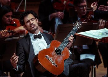 Pablo Sainz-Villegas, embajador de la guitarra española, recorre las ocho islas con el FIMC