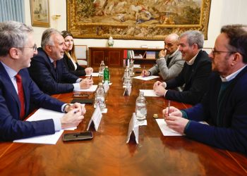 Clavijo acuerda con el Estado cerrar un texto para la distribución extraordinaria de menores migrantes