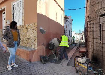 El Ayuntamiento de Ingenio trabaja en la calle Mocán, en El Sequero, para resolver sus problemas de acumulación de agua
