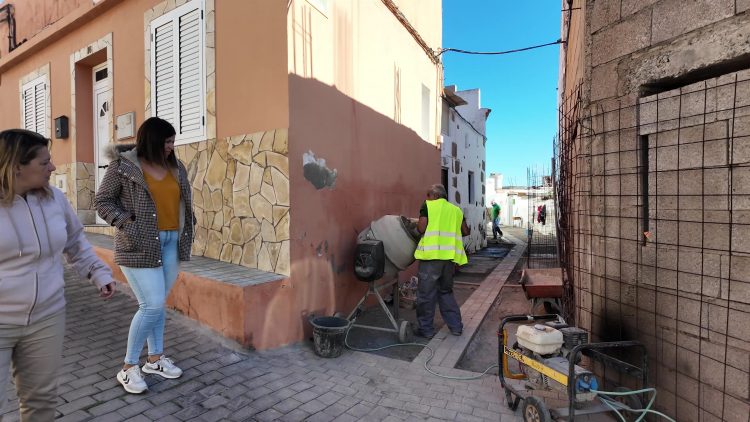 El Ayuntamiento de Ingenio trabaja en la calle Mocán, en El Sequero, para resolver sus problemas de acumulación de agua