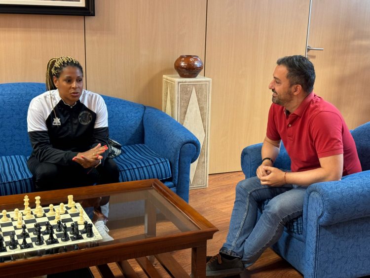 Telde reconoce el legado de Marta Mangué tras entrar en el Salón de la Fama del balonmano europeo