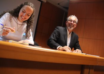 Guillermo Suárez y su hija Amanda escriben juntos el poemario ‘Escritos a dos almas’