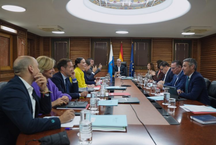El Gobierno autoriza un gasto de 68,7 millones para la atención de pacientes del Servicio Canario de la Salud