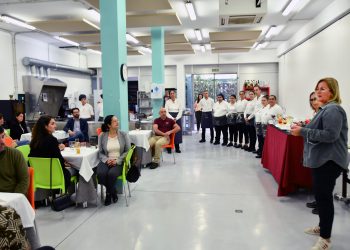 El empresariado turístico examina la cualificación profesional del alumnado del Pfae ‘Cócteles’