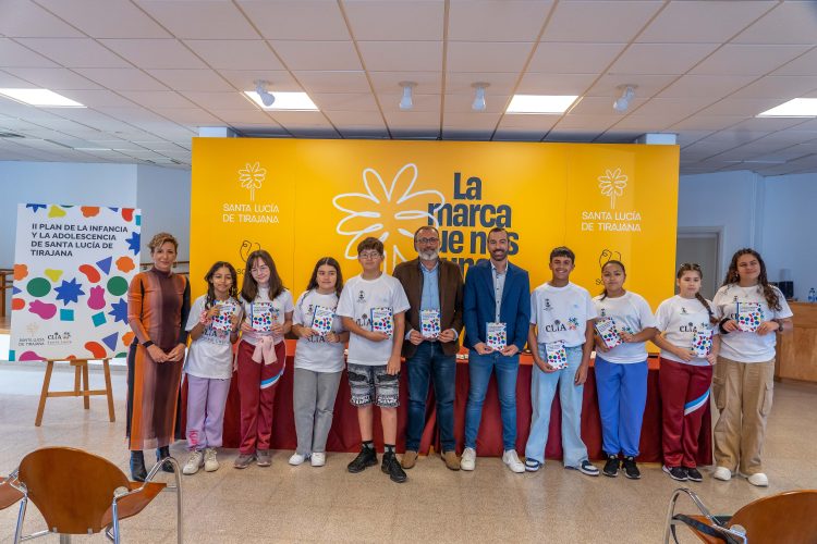 El alumnado del CLIA explica el Plan de la Infancia y Adolescencia en los centros educativos