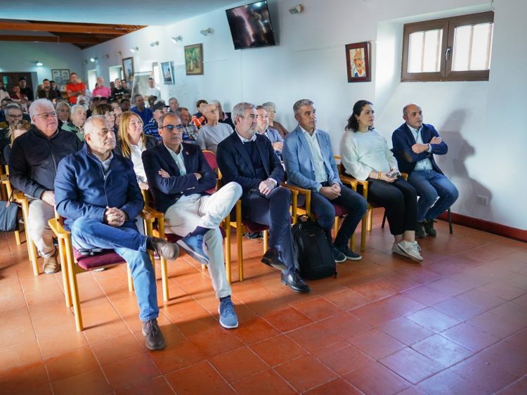 Fernando Clavijo: “Es prioritario combatir la crisis hídrica para garantizar la continuidad de la actividad agraria”