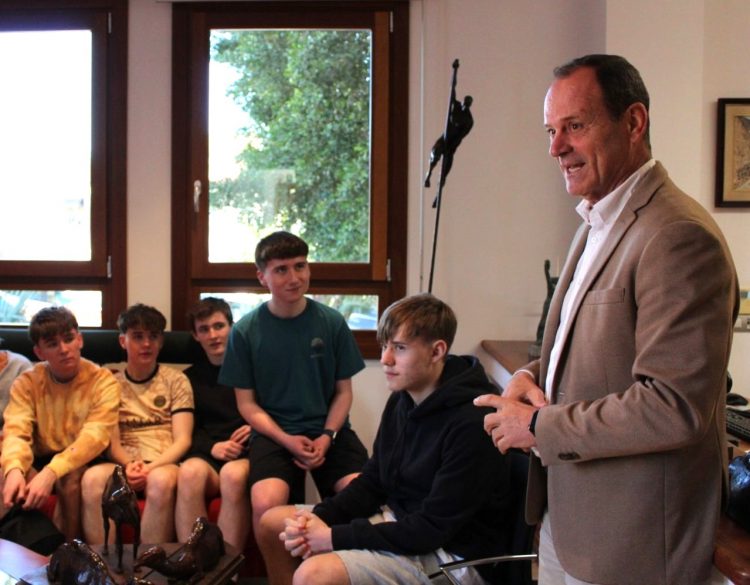 El alcalde de Agüimes recibe a un grupo de alumnos irlandeses del programa ‘Erasmus +’