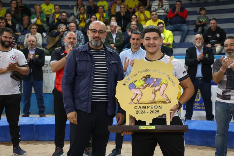 Las jóvenes promesas de la lucha canaria brillan en las finales de la XLV Liga Cabildo de Gran Canaria