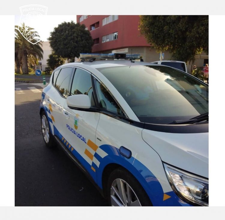 La Policía Local de Santa Lucía detiene al presunto autor del robo con fuerza y daños a varios vehículos