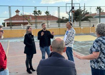 El alcalde de Telde toma nota de las demandas de la urbanización de Ojos de Garza