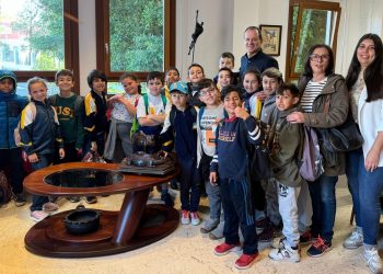 El alumnado del colegio Roque Aguayro se entrevista con el alcalde de Agüimes