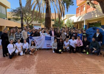 Un programa educativo para cuidar el planeta, empezando por el solar junto de IES Santa Lucía