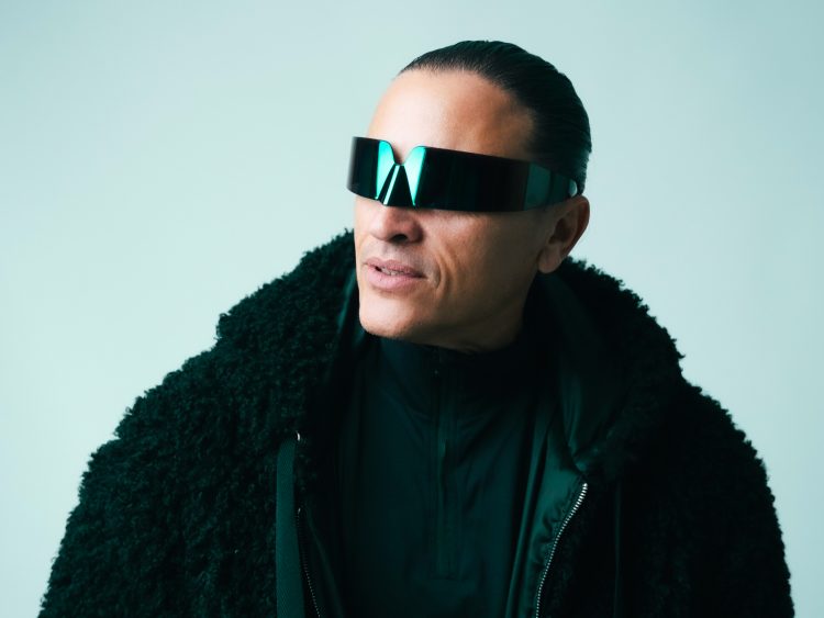 Elvis Crespo actuará “suavemente” en la Gala de la Reina del Carnaval Internacional de Maspalomas 2025