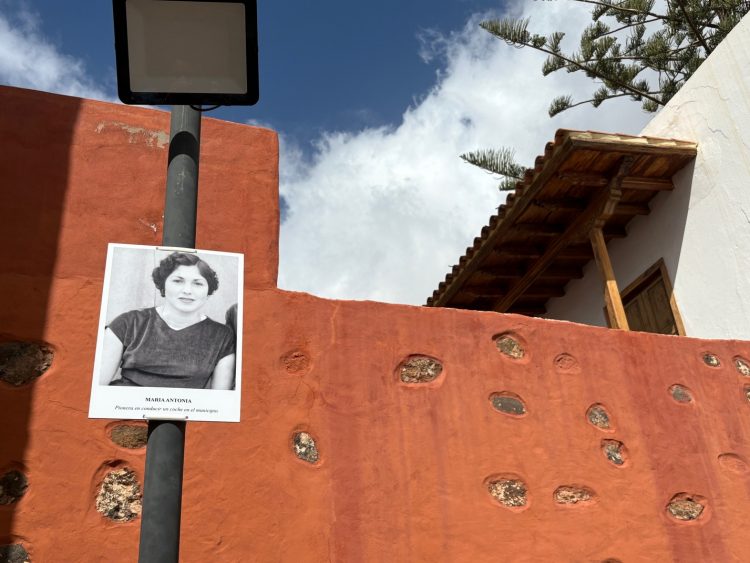 Exposición ‘Mujeres de Ingenio: Emprendedoras del Siglo XX’ en el Parque de Lectura Francisco Tarajano