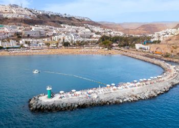 Mogán solicita a Costas la concesión de la playa, el paseo y el espigón de Puerto Rico para su rehabilitación