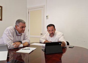 El Ayuntamiento y el Consejo Insular de Aguas acuerdan mejorar las redes de distribución del municipio