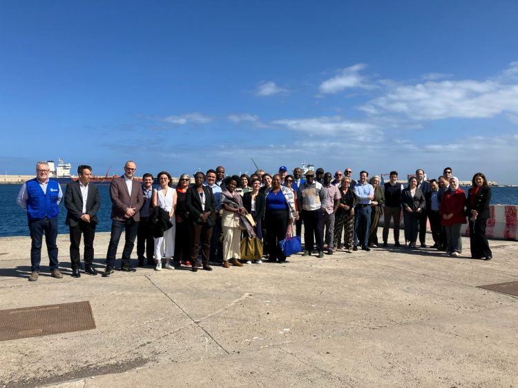 Una delegación de altos representantes gubernamentales internacionales visita el Puerto de Las Palmas y el PMA