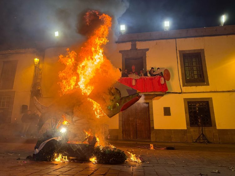 La quema de la Sardina pone el punto y final a un exitoso Carnaval de Telde 2025