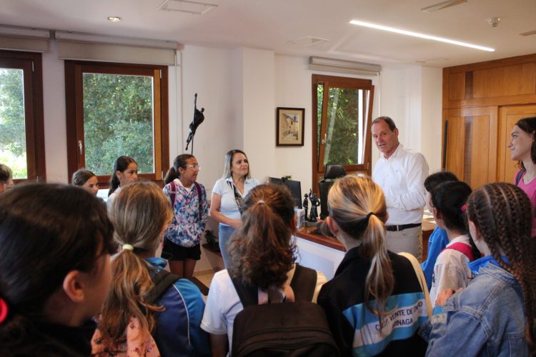 El alcalde de Agüimes recibe a un grupo de alumnos italianos del programa ‘Erasmus +’