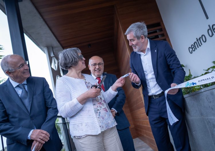 Fernando Clavijo destaca la apuesta del Gobierno por la inclusión de las personas con autismo