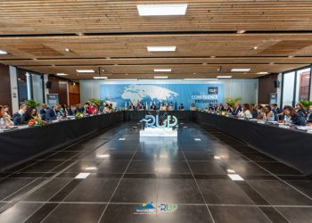 Canarias también eleva a la Comisión de Islas su estrategia para limitar la compra de viviendas a no residentes