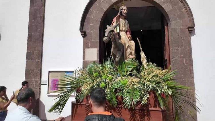Las Parroquias de Ingenio inician la Semana Santa con el tradicional Domingo de Ramos