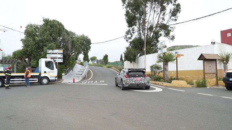 Ingenio en el foco con la preparación del equipo Toyota para el Rally Islas Canarias