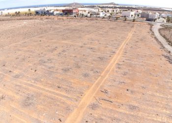 La Mancomunidad del Sureste limpia más de 55 hectáreas de invernaderos abandonados en Agüimes