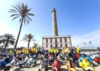 El XIV encuentro de las vespas de Canarias arranca en Maspalomas