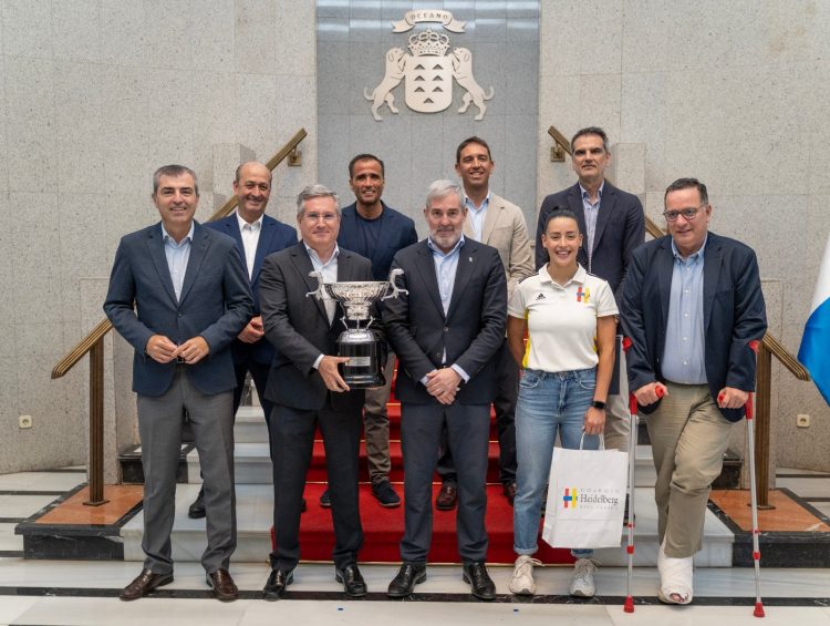 Clavijo aplaude la gesta del CV Heidelberg en su primer título de Liga Iberdrola