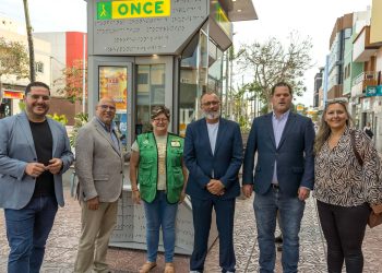 La ONCE estrena en Vecindario dos nuevos kioskos más accesibles y sostenibles