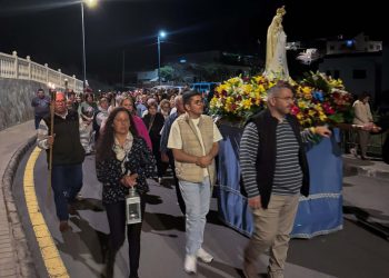 Veneguera celebra su procesión de las Antorchas en honor a la Virgen de Fátima