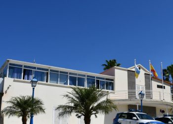 Un hombre en búsqueda y captura es detenido en Mogán conduciendo sin carnet y ebrio