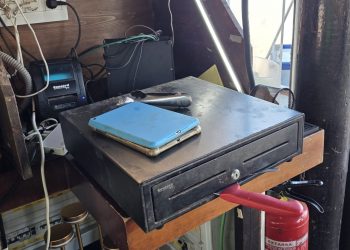 La Policía Local de Mogán detiene a un hombre por robar en un restaurante y agredir a varios trabajadores