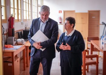 Fernando Clavijo conoce de primera mano la labor de la Casa Hogar San Lorenza para personas sin hogar