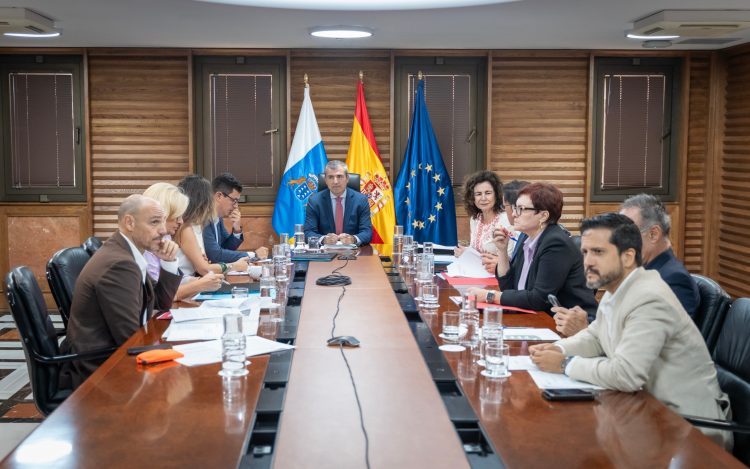 El Gobierno declara la situación de emergencia tecnológica para reforzar la atención digital a los ciudadanos