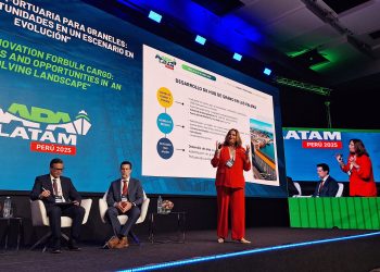 Beatriz Calzada convence en Latinoamérica sobre la opción real que supone el Puerto de Las Palmas como hub para África