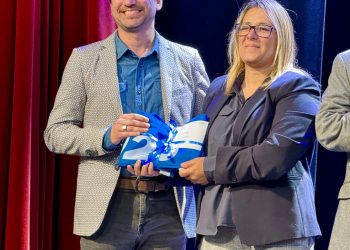 La Bandera Azul volverá a ondear este verano en la Playa de El Burrero
