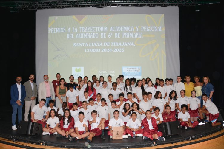 El alumnado de Santa Lucía reconoce a sus mejores compañeros y compañeras “porque siempre has estado en los momentos importantes”