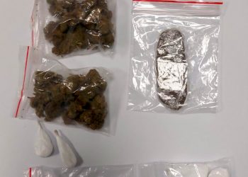 La Policía Local de Mogán detiene simultáneamente a dos vendedores de droga en Puerto Rico y Taurito