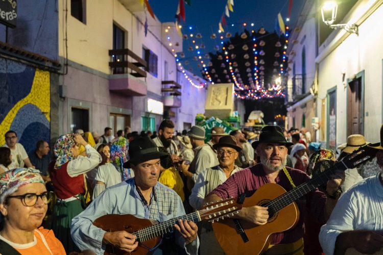 17 carretas y 17 agrupaciones folclóricas participan en la Romería-Ofrenda de San Antonio ‘El Chico’ este sábado